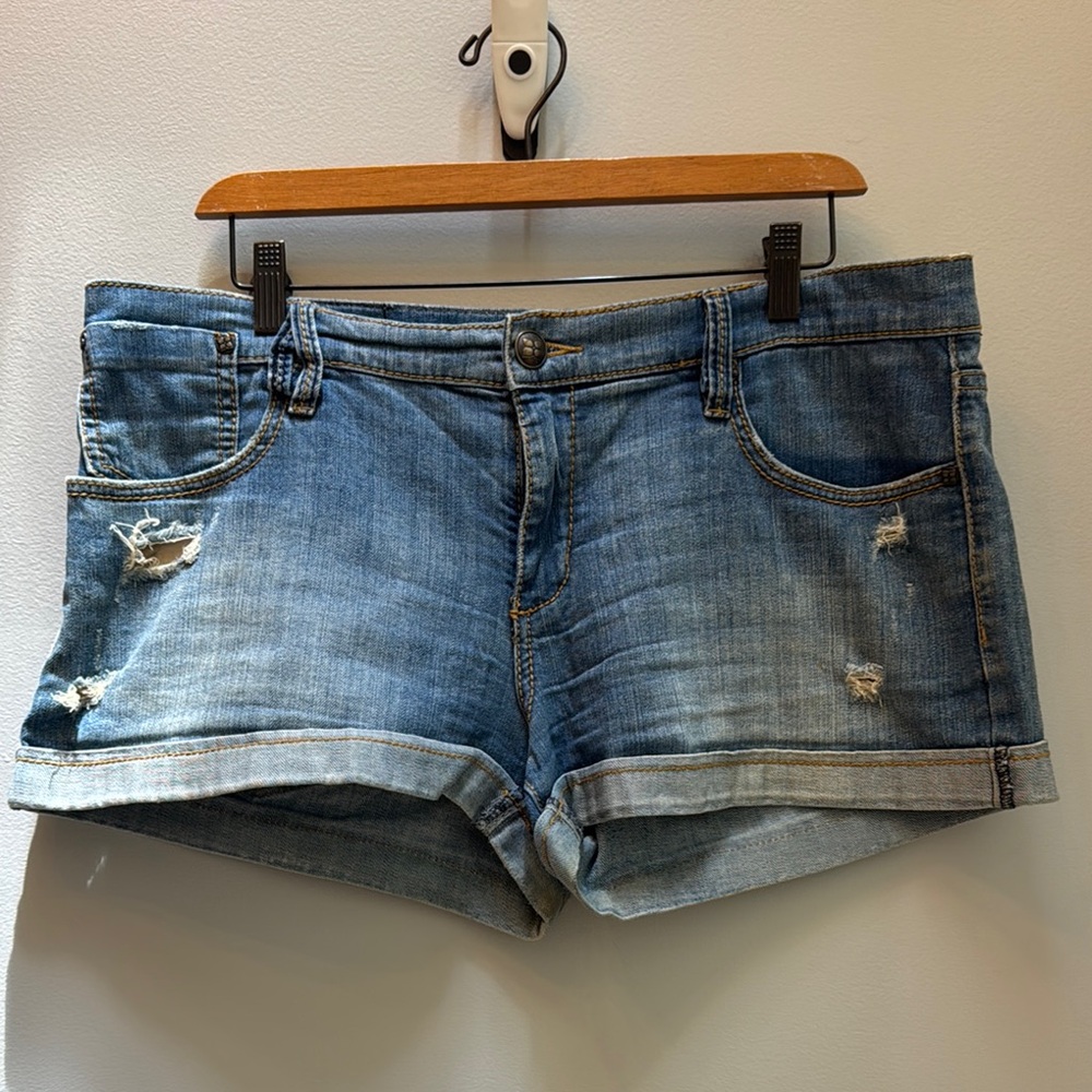BCBG MaxAzria denim distressed cuffed shorts size 32